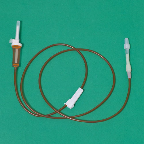 Set de perfusión con cámara de goteo - 090225/B - MultiMedical - con filtro para prevenir la contaminación de partículas / con protección contra la luz
