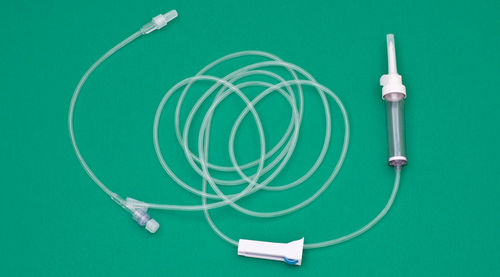 Set de perfusión con cámara de goteo - 090216/VNR - MultiMedical