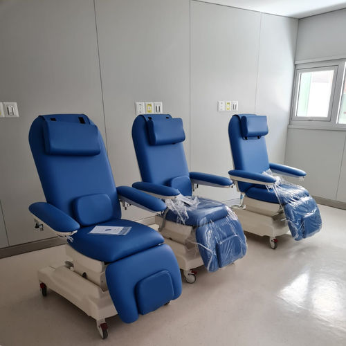 Sillón para hemodiálisis eléctrico - PY-YD-310 - Nanning Passion Medical Equipment - de 3 secciones / para quimioterapia / con ruedas