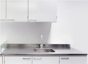Plataforma de trabajo con fregadero - LABORIAL SOLUÇÕES PARA LABORATÓRIO, S.A. - modular