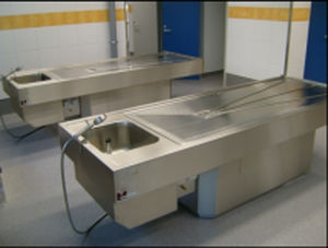 Mesa de autopsia de medicina legal - MA-0980 - MEDIS Medical Technology - de lavado de cadáveres / fija / con fregadero