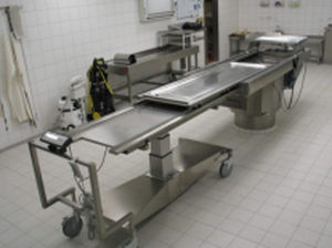 Mesa de autopsia de medicina legal - MA-2002 - MEDIS Medical Technology - fija / con ruedas