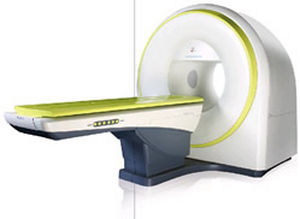 Acelerador lineal de particulas radiocirugía estereotáxica - Gyro knife - x series - Gamma Star - con mesa de posicionamiento robotizado