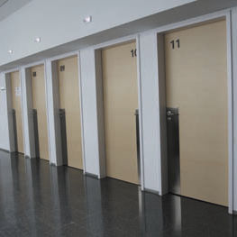 Puerta para centro sanitario - SOLECO DOORS - abatible