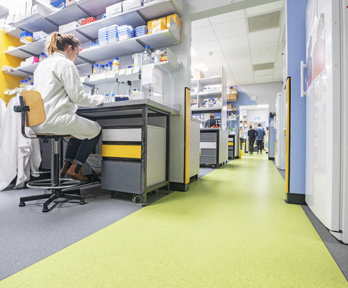 Pavimento de vinilo - ATTRACTION® CLEANTECH - GERFLOR - de PVC / de protección / antideslizante