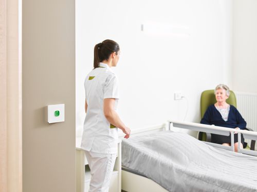Sistema de llamada a enfermero de cama - AQURA Essentials - Televic Healthcare - teléfono / para inodoro / botones de pánico