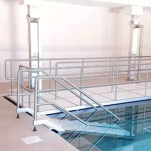 Plataforma elevadora para silla de ruedas - 171 series - FRANCE REVAL - montada en piscina