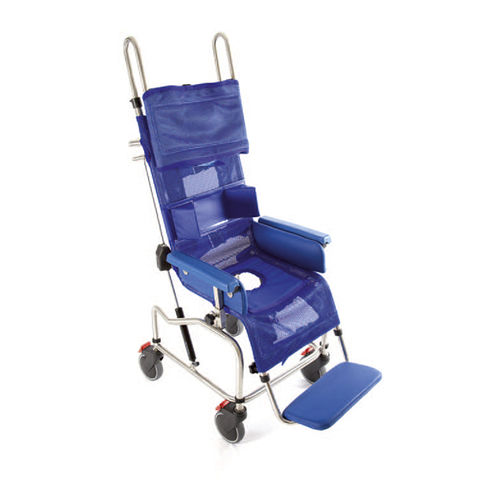 Silla de ducha con respaldo alto - 900/P/2 - Care & Independence - con reposabrazos / con reposapiés / con apertura higiénica
