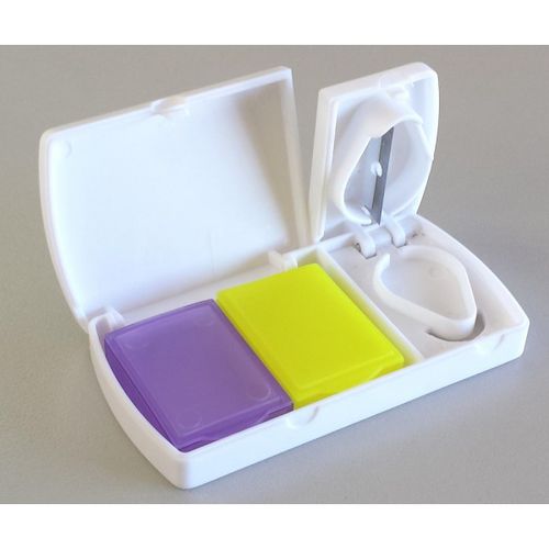 Pastillero con cortapíldoras - PC2 - ENVASES FARMACEUTICOS