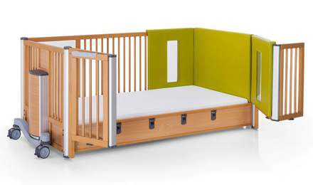 Cama para asistencia domiciliaria - dino cot - Hermann Bock GmbH Pflegebetten und Objekteinrichtung  - eléctrica / pediátrica / de altura regulable