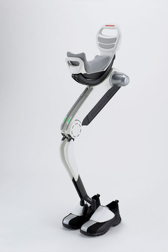 Exoesqueleto de rehabilitación para las dos piernas - Walking Assist - Honda - de marcha