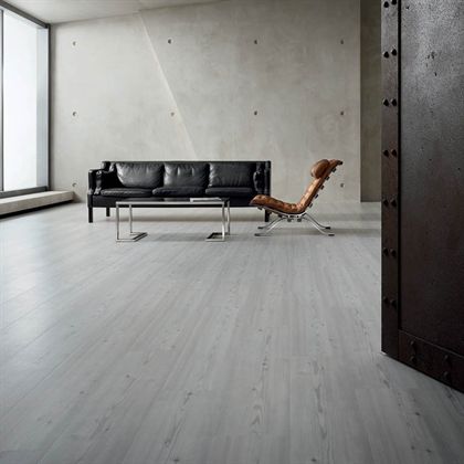 Pavimento de uretano - Amtico - Wood - Mannington Commercial - de vinilo / antideslizante
