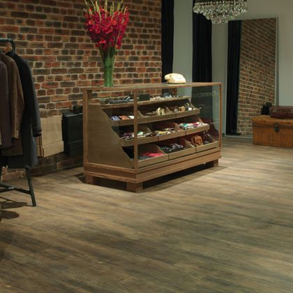 Pavimento de vinilo - Spacia - Wood - Mannington Commercial - antiestático / antideslizante