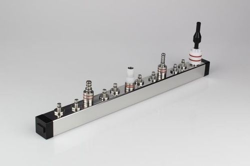 Adaptador para el sector médico - Flexio Injektionsschiene Vierkant HYG 5 - IC Medical GmbH - recto / de acero inoxidable