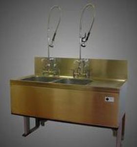 Mesa de laboratorio con fregadero - Felcon - con ventilación descendente