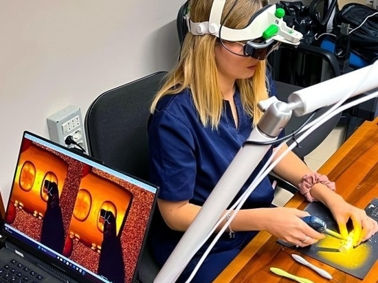 A student using the FALKO 3D System at the Department of Odontostomatologic and Specialized Clinical Sciences of Marche University