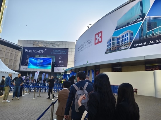 Reúnase con el equipo de Seacrown en Arab Health 2025