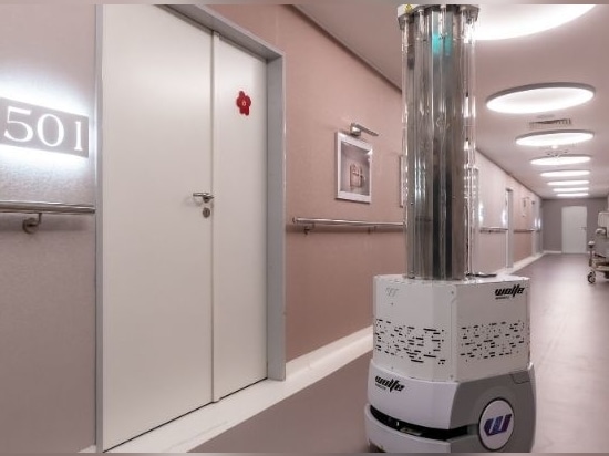 Robots de desinfección por luz UV-C: Combatir eficazmente la Candida Auris