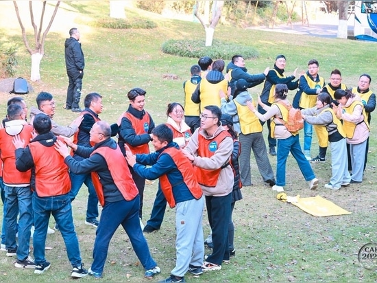 Retiro de trabajo en equipo al aire libre del Departamento de Ventas