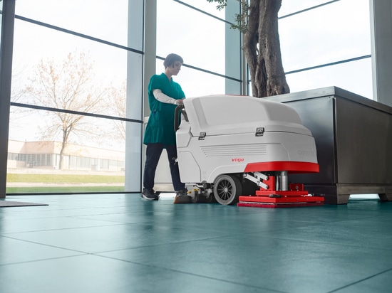 Descubre las soluciones de limpieza más avanzadas con las fregadoras de pavimentos hombre a pie Comac: Antea, Versa y Vega