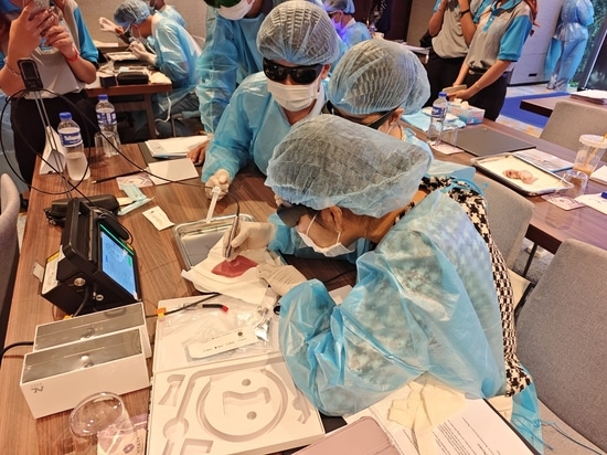 Un taller internacional sobre láser dental aporta conocimientos clínicos avanzados a Camboya