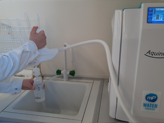 Tecnología moderna de agua ultrapura para una formación científica orientada a la práctica