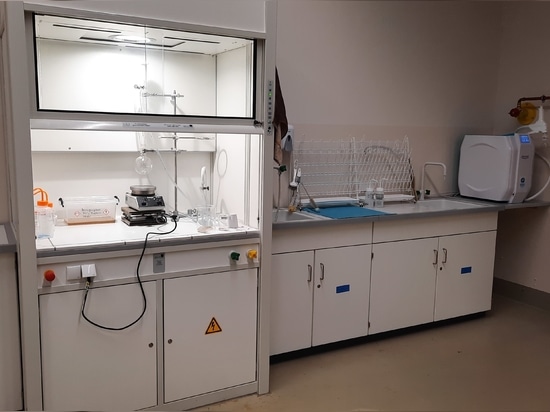 Tecnología moderna de agua ultrapura para una formación científica orientada a la práctica