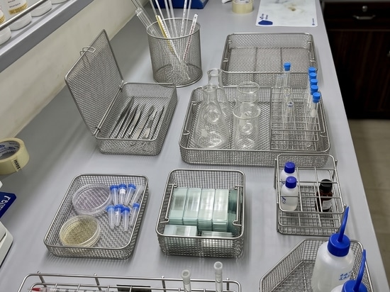 Cestas de acero inoxidable de alta calidad para facilitar la esterilización, la limpieza y el uso en laboratorio